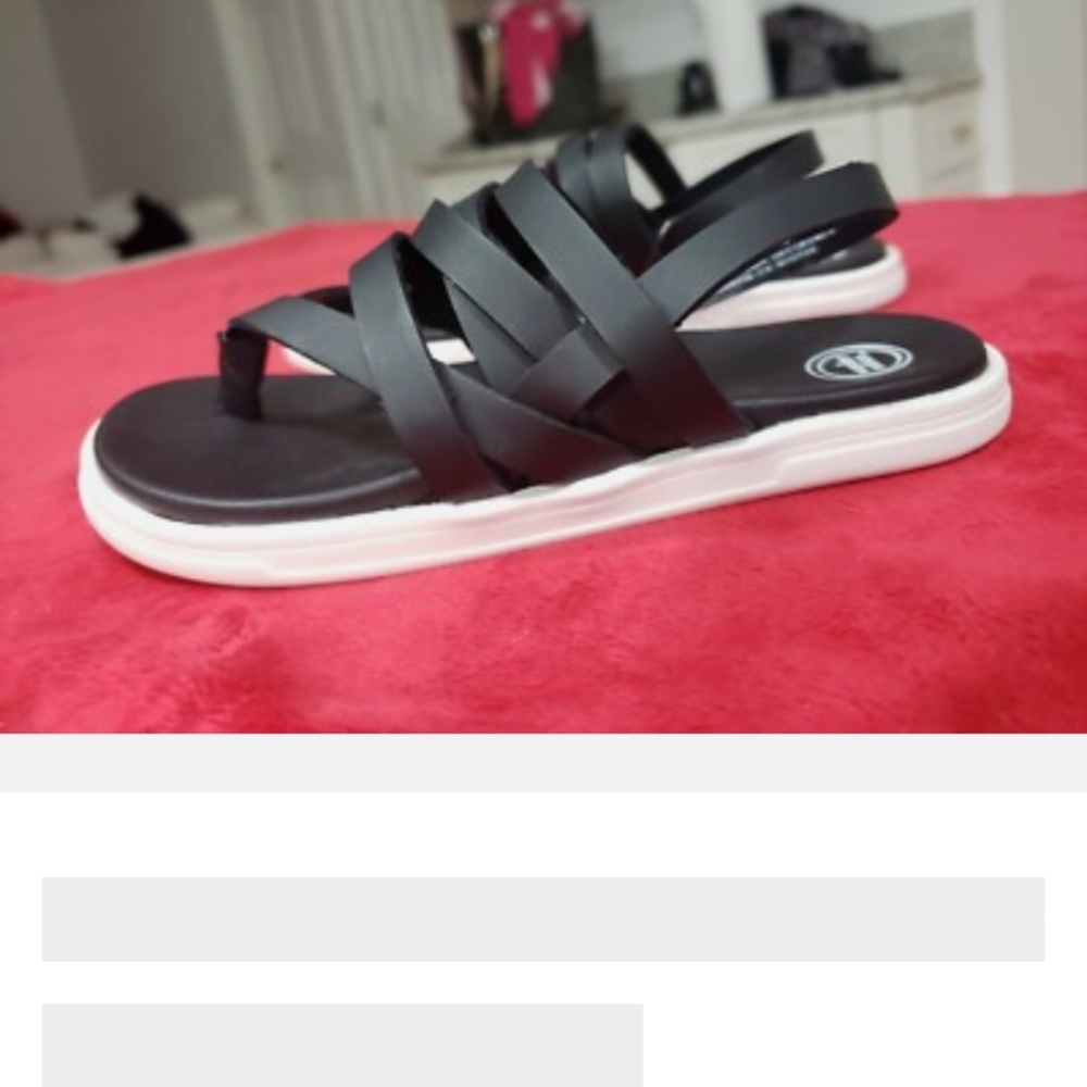 Wonder Nation Black and White Sandals Modern Comfort